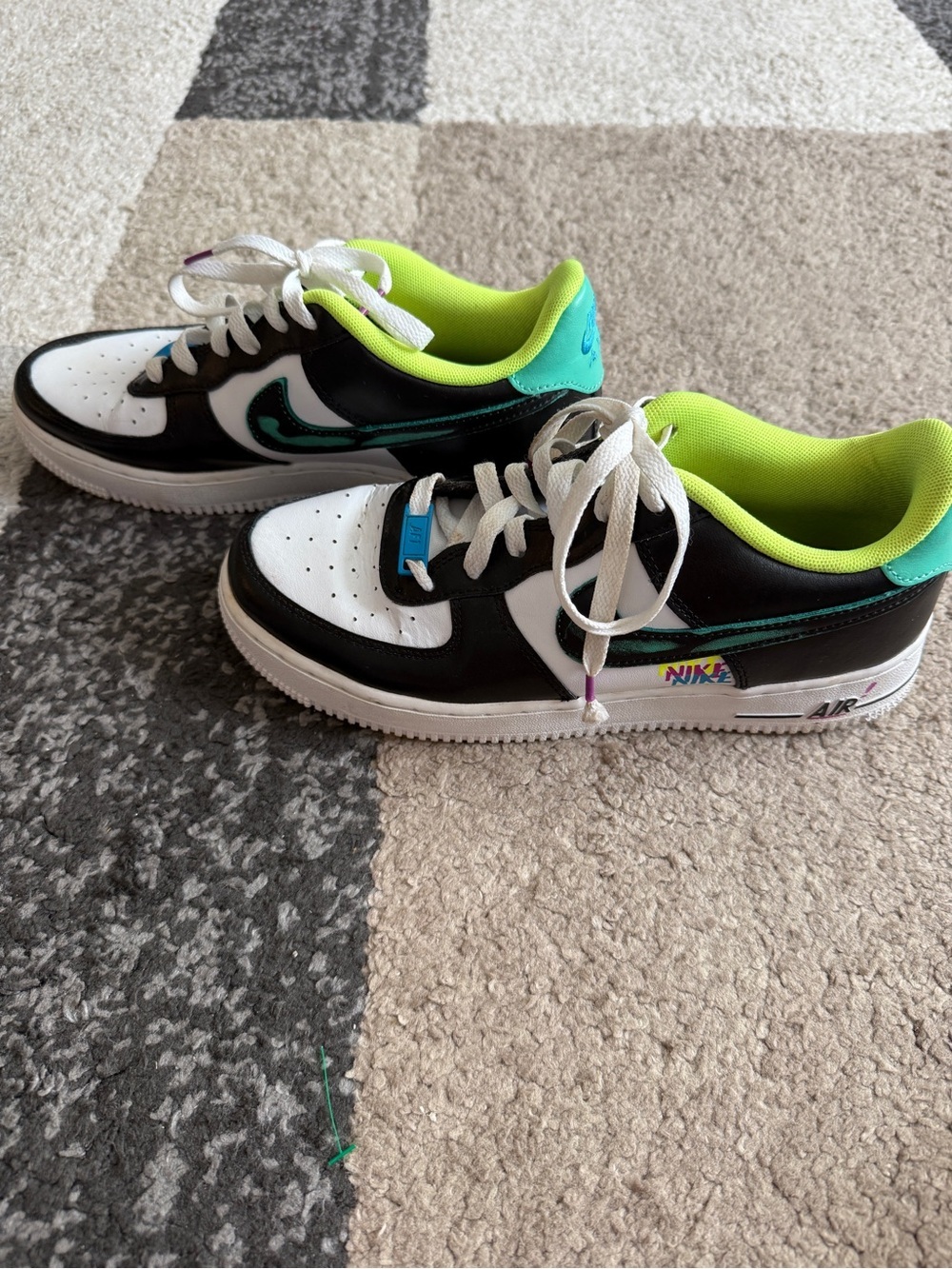 Nike Kids Air Force 1 LV GS - 7Y - Picture 2 of 9